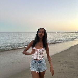 Meet your Posher, Candace